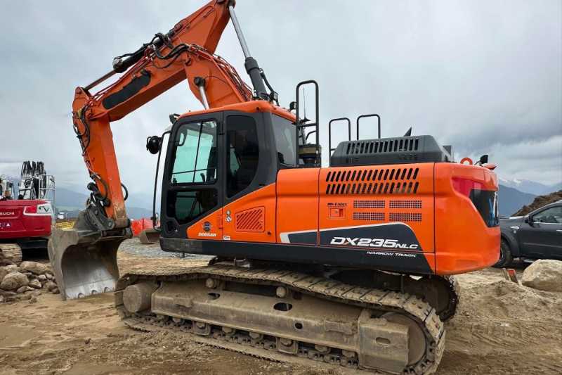 OmecoHub - Immagine DOOSAN DX235NLC-5